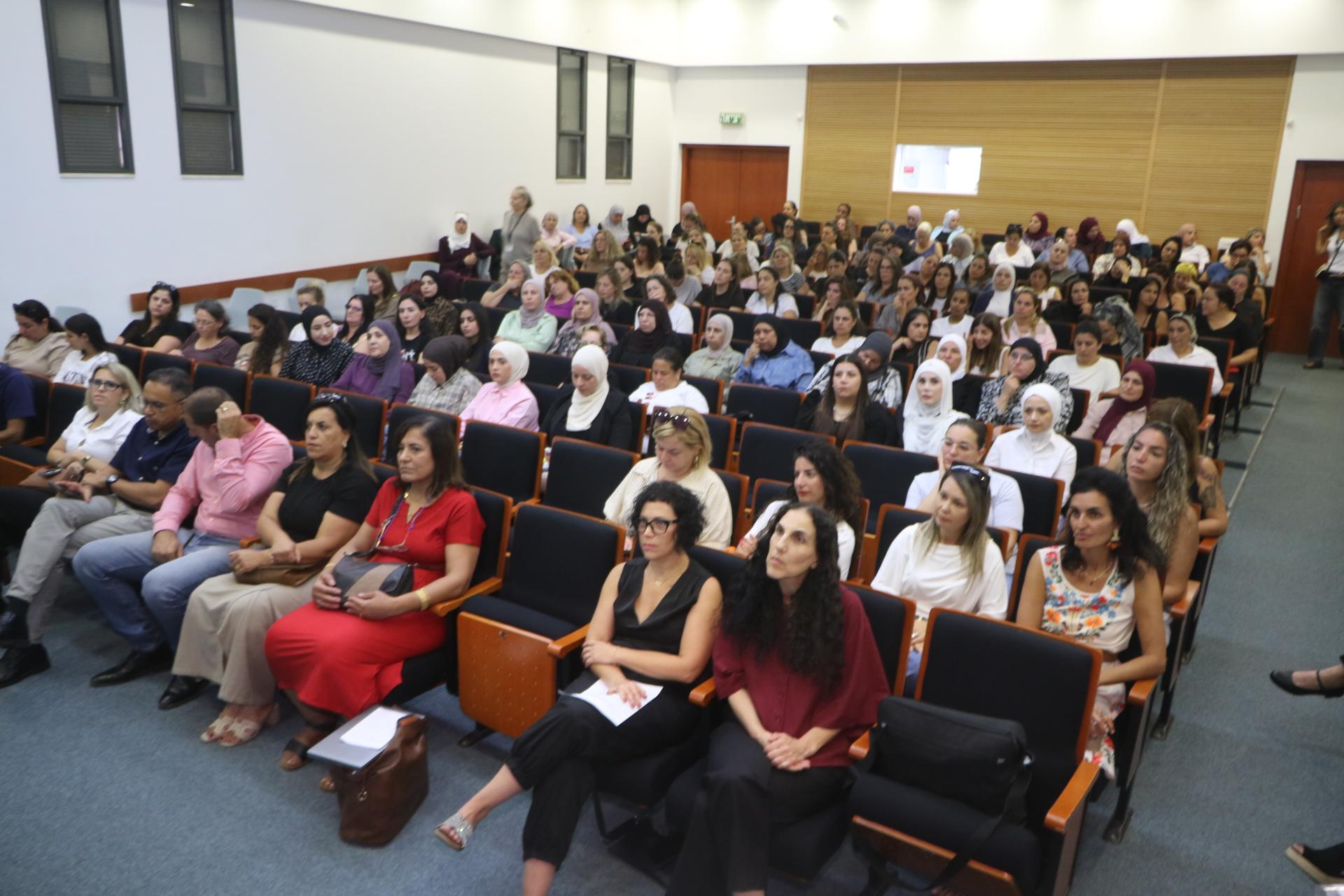 צוותי הגננות והסייעות בכנס היערכות לקראת פתיחת שנת הלימודים